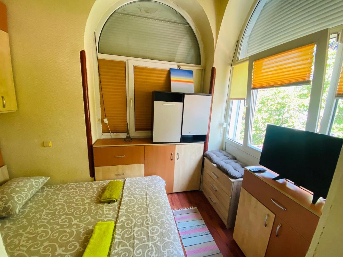 Central 2 Bedrooms Apartment Brasov Ngoại thất bức ảnh